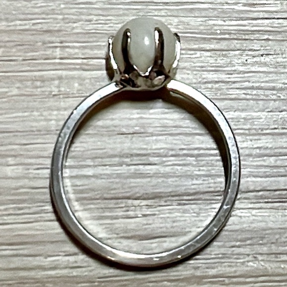 Vintage Designer VARGAS Sterling Silver Milky Agate Orb Ring, Size 6.75, 1.5g - Picture 6 of 12